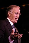 Master of Ceremonies Chuck Scarborough at the Pratt Legends Scholarship Benefit Gala Dinner at the Rainbow Room on 5-25-04<br>photo by Rob Rich copyright 2004<br>516-676-3939<br>robwayne1@aol.com